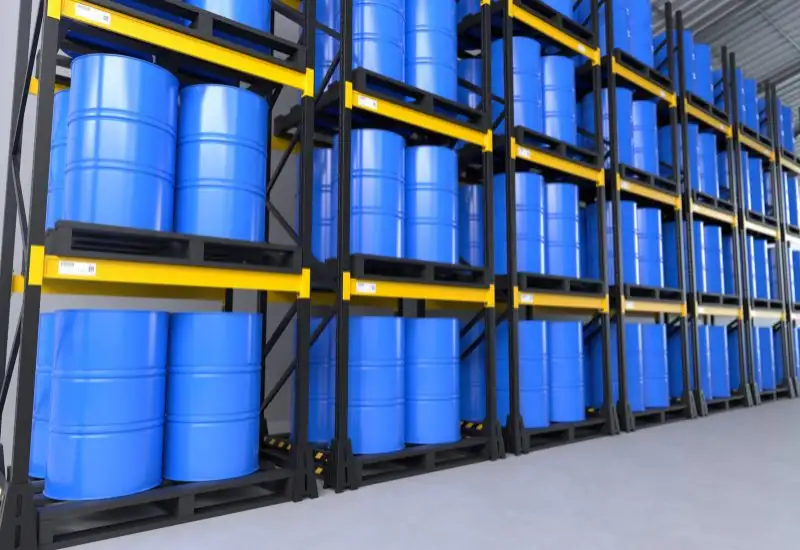 Lubricant storage in a warehouse